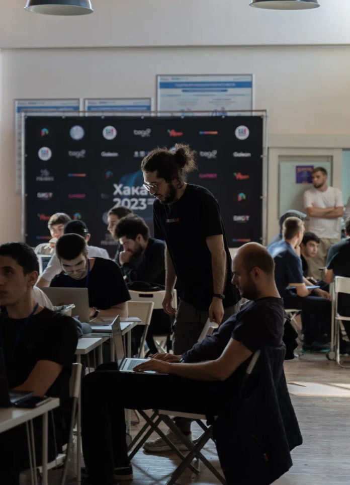 F9D515E1-A99A-425B-9739-7A35B3DFA1F4