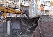 В Махачкале снесли незаконные гаражи на улице Абубакарова