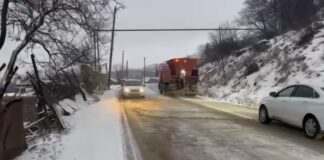 Махачкала в снежном плену: коммунальные службы работают в усиленном режиме