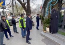 В Махачкале расчистили тротуары для пешеходов