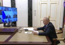 Владимир Путин поручил доложить о юридической поддержке пострадавших от паводков дагестанцев