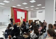Участники Высшей лиги КВН провели мастер-класс для молодежи в Дербенте