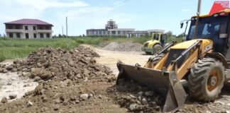 В Махачкале ведутся работы по благоустройству общественной территории