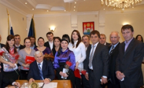 aef3f6ca9616f158bc54d87a01174704