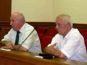 Готовь сани летом