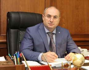 60a9328fd43b6d97f9860bf7f5fe6829