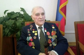 aadeff2fd175fbb42669bf7bc2674c12