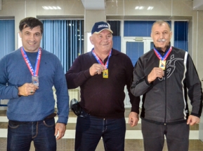 af64e84c3091423af00dc31ca815207b