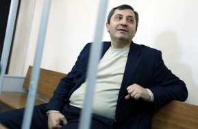 711999561d04c93d6ba49ec538d570fb