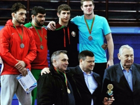 949f7bc3d2a83f745120dbe8114db04e