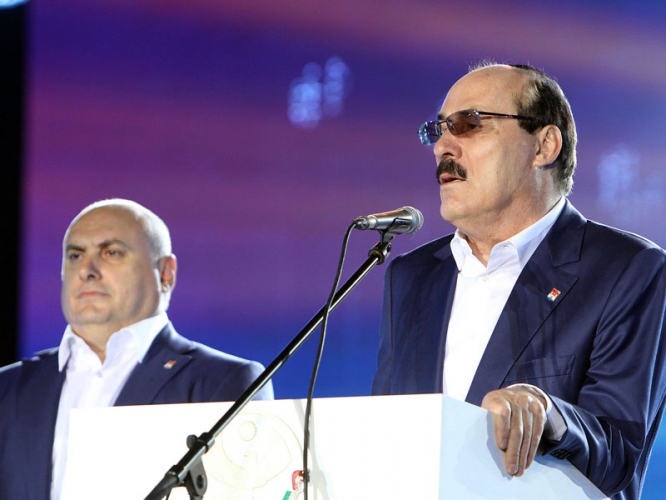 3d18a1a0789d4d7a639f1b305fdd525e