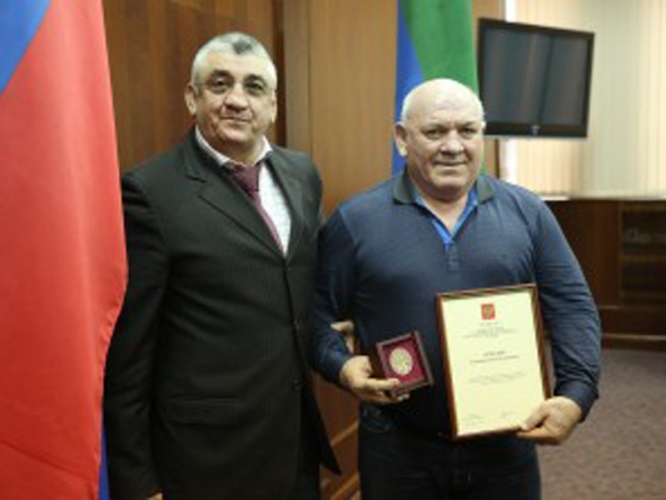 7e4b16cfa75eebd5bc2bd9e89ff81064