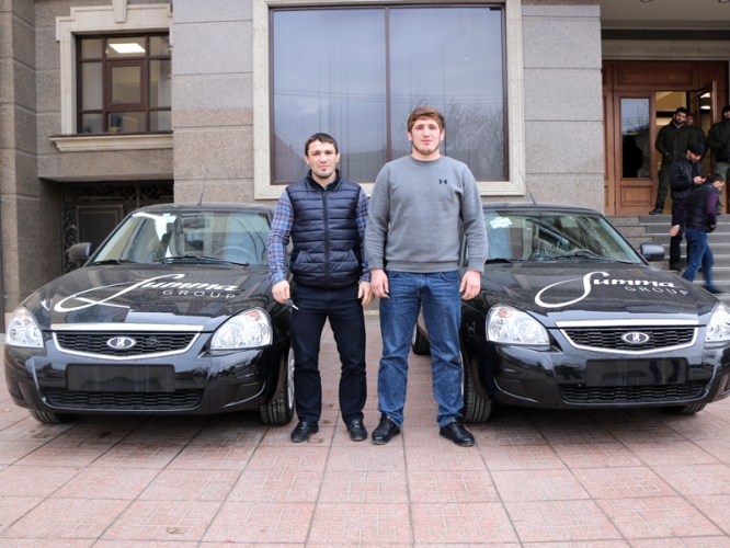 7d00a8764f5433f274ab6d6120ddd164