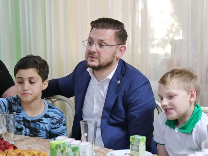 Мэр города посетил школу-интернат для детей-сирот и детей, оставшихся без попечения родителей