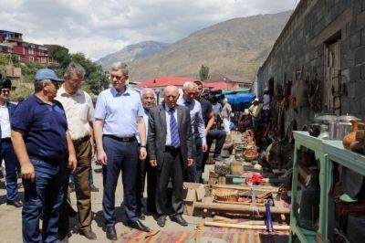 13f00e23b34bba66064621a1d02b153a