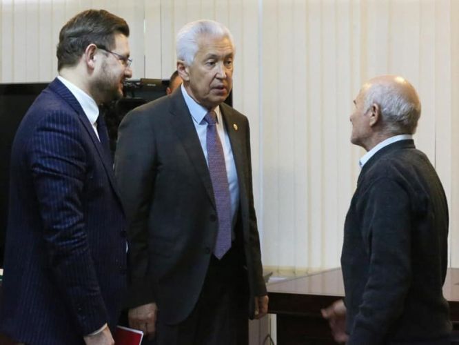 49d9cba241e583b84f06f66e98c448e6