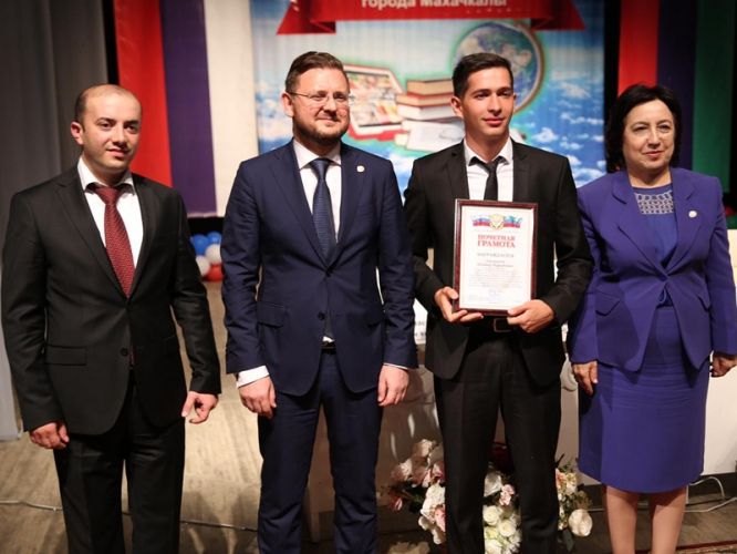 35aa1d2c65cef2c2debe2d1757943b92