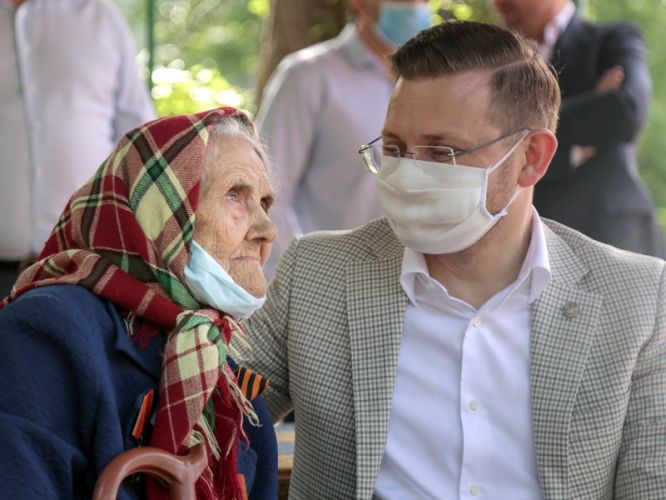 a06e3bdc554b7d22d6c541b8a84eb52f