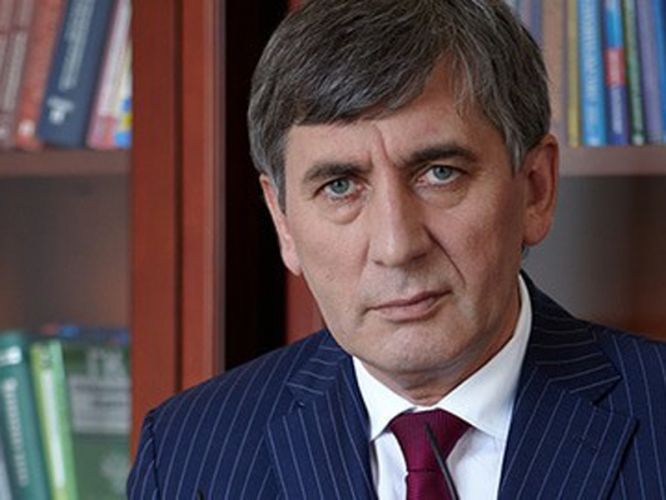 Хасавов хасав. Анзаур хасавов. дагир хасавов адвокат. казиханов дагир таймасханович. чеченский адвокат мурадов.