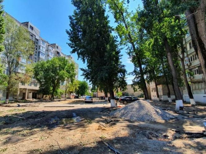 Во дворе домов на улице им. Братьев Нурбагандовых приступили к ремонту по федеральной программе