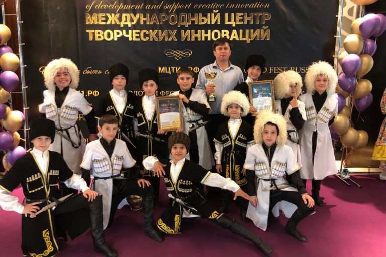 Творчество рождает творца