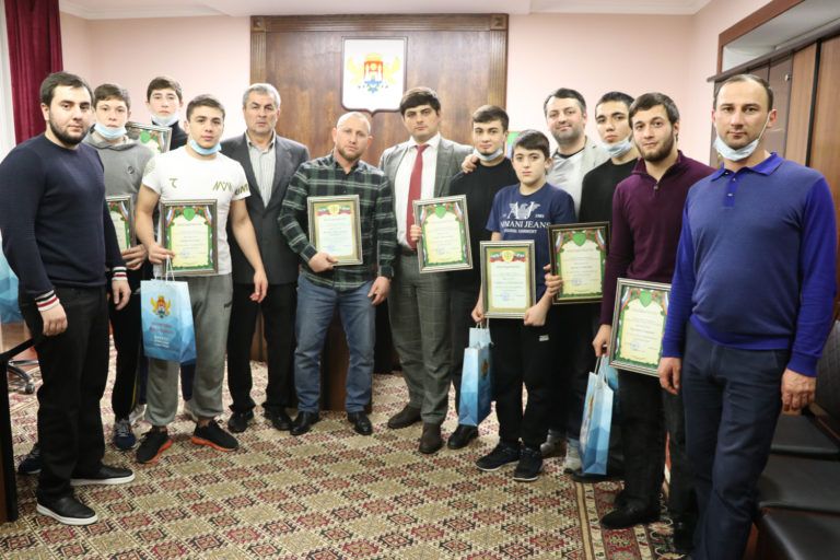 Марат Ибрагимов наградил победителей чемпионата мира по ММА