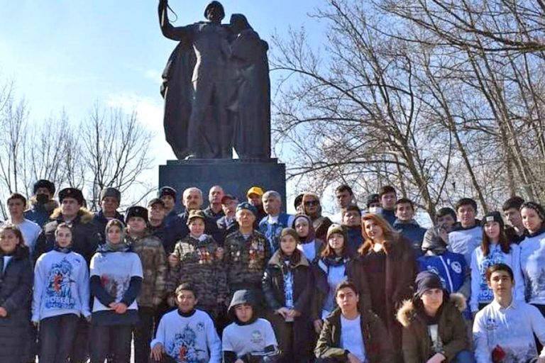 Почтили память павших защитников Отечества