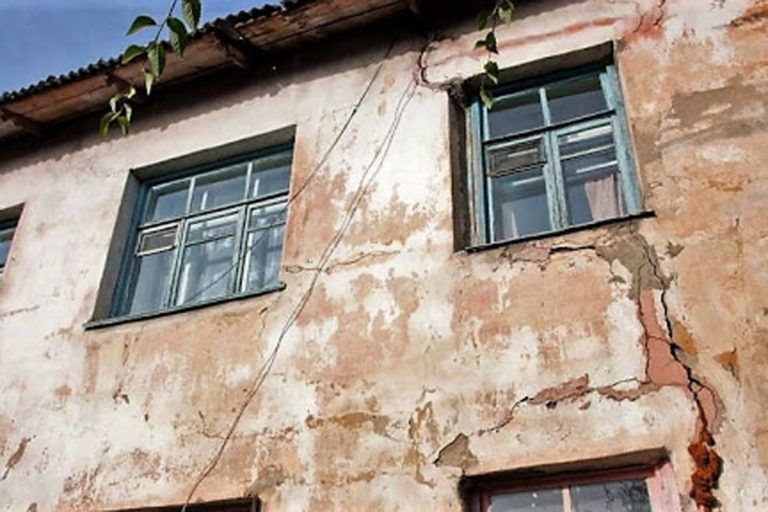 Граждан защитят от покупки аварийного жилья