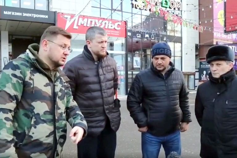 Бизнесменам запретят бросать мусор в контейнеры у многоэтажек