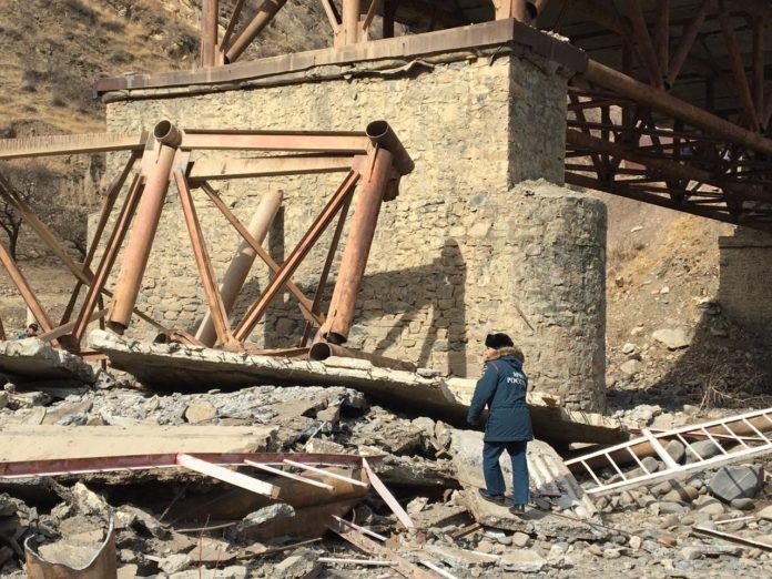 ADDF87CD-D74F-4C41-B651-357E5438A33C