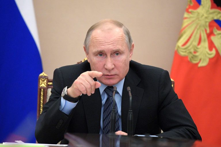 Путин требует привлекать к ответственности провокаторов и пресекать проявления экстремизма