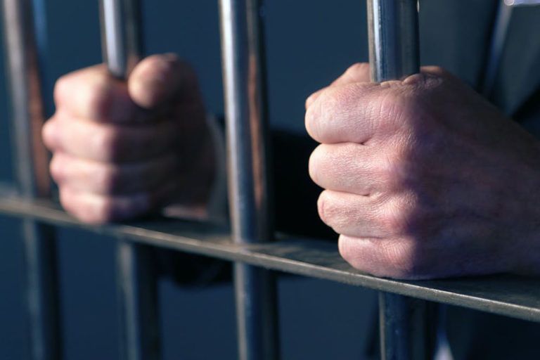 Прокуратура разъяснила порядок замены неотбытой части наказания более мягким видом
