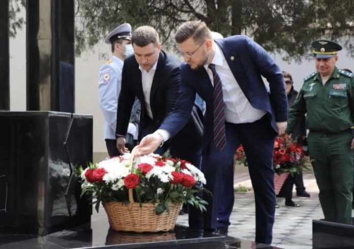 1DCA957F-C9FC-409F-97A4-EE089940E7ED