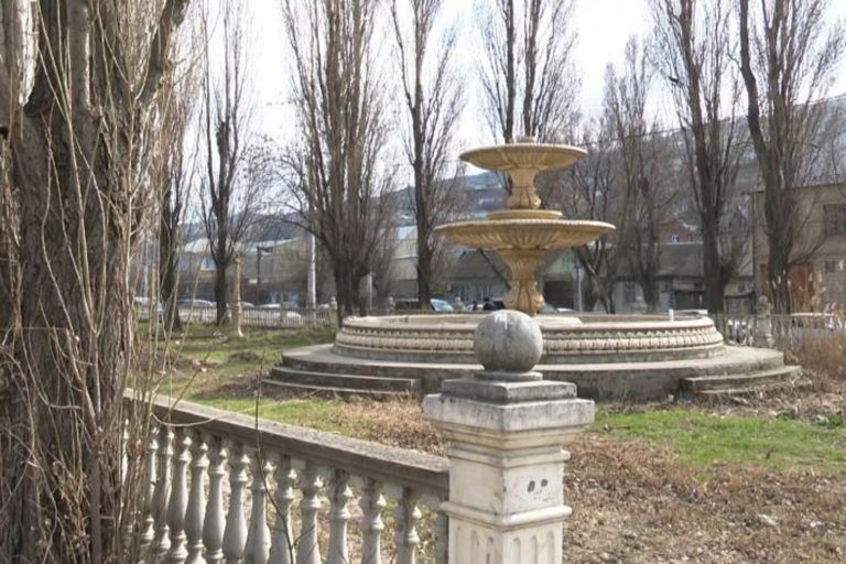 В Махачкале обновят сквер по улице генерала Омарова