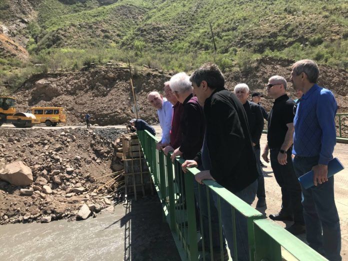 A3206257-A77F-4A84-BC70-CF17963EDF81