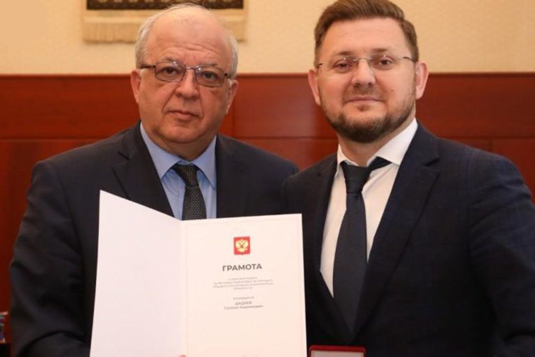 Глава Махачкалы награжден медалью «#МыВместе»