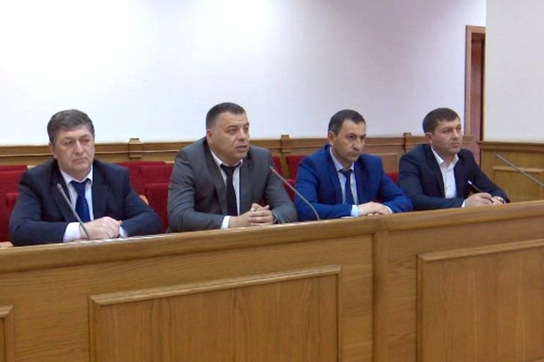 Встреча с представителями поселков Альбурикент, Кяхулай и Тарки