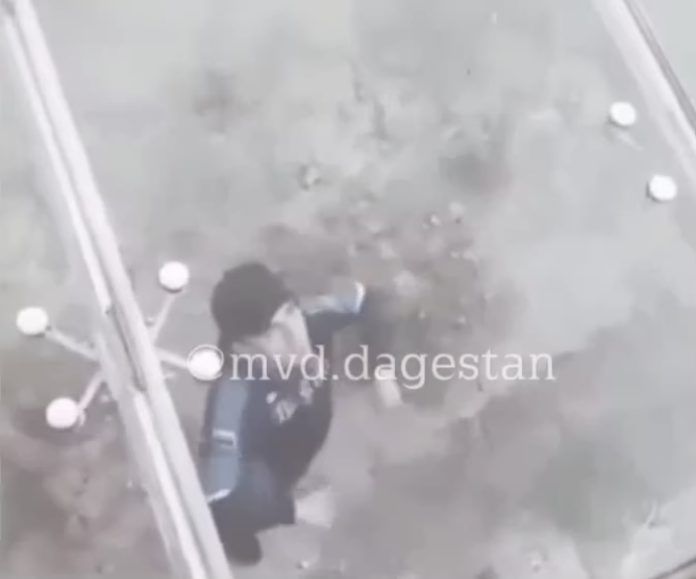 DB764852-9A75-44E9-B509-7F692B2735A9