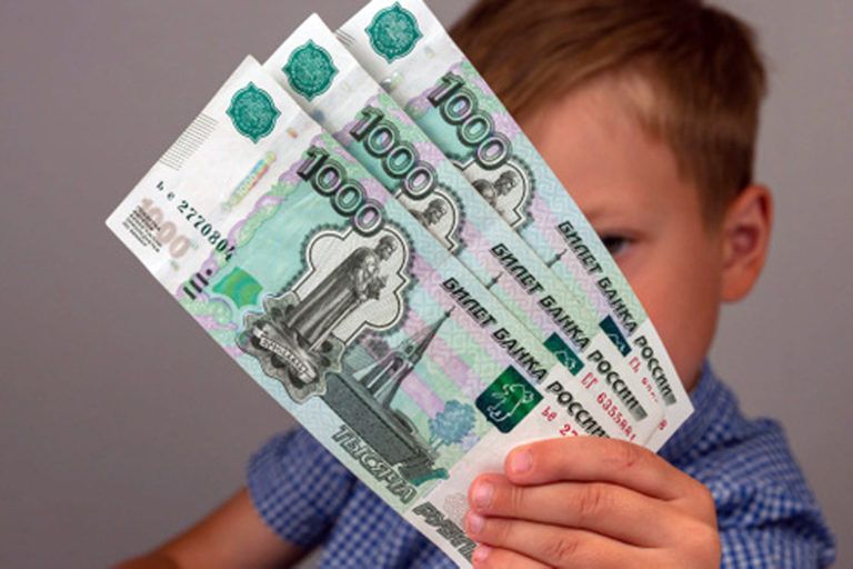 Летом вырастут пенсии, появятся новые льготы и пособия: кто станет получать больше