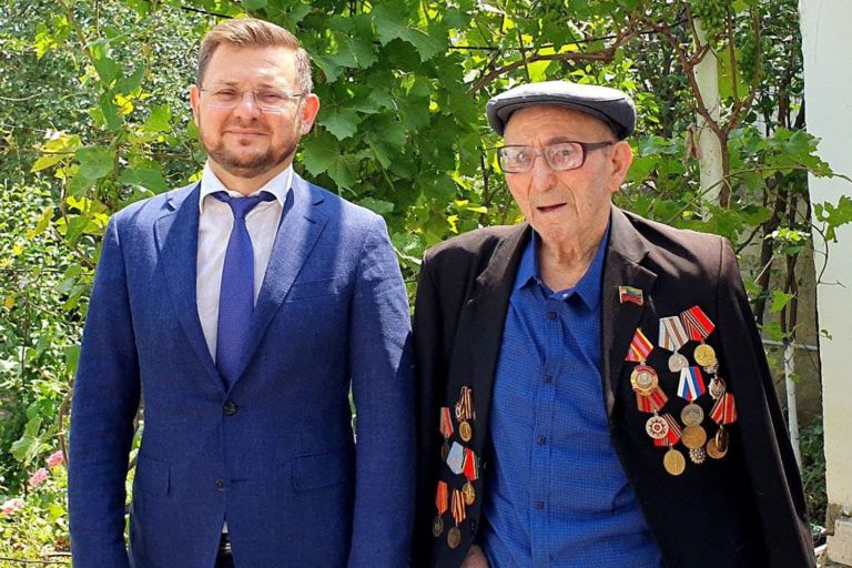 Ветеранам присвоено звание «Почетный гражданин Махачкалы»