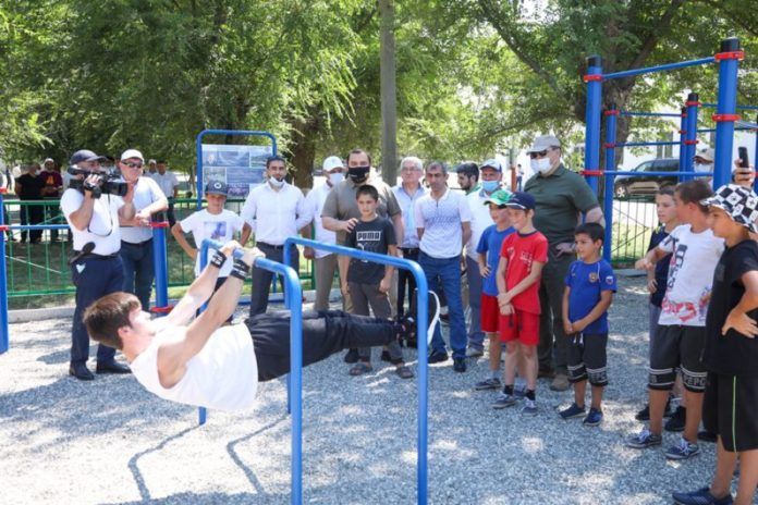 50B83AE4-550C-4BC3-9434-F7381187E9EE