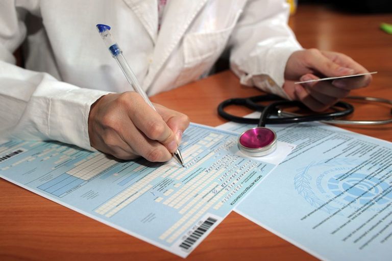 В России оплата по больничному не сможет быть ниже МРОТ