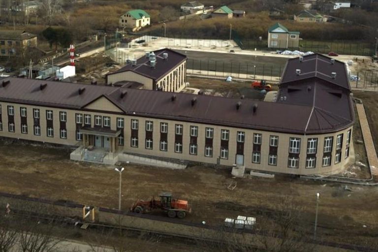 В пригороде столицы завершается строительство школы