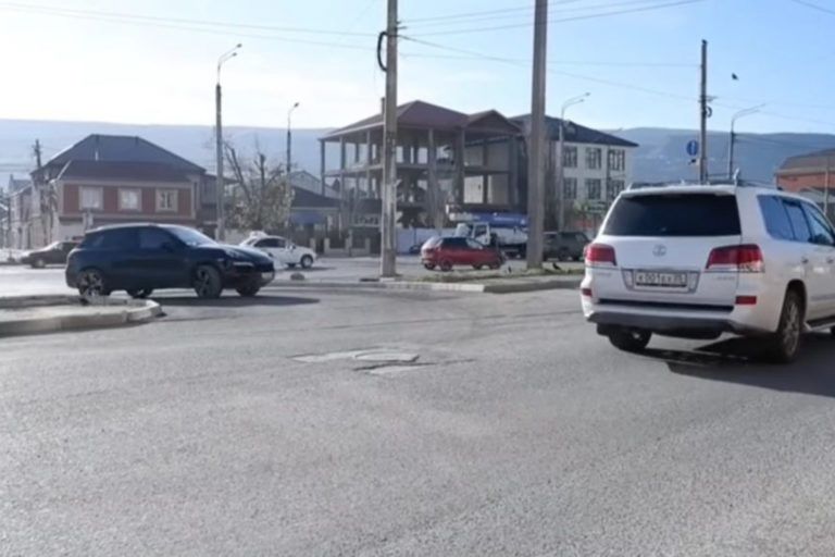 В столице завершили устройство правоповоротного съезда на ул. Примакова