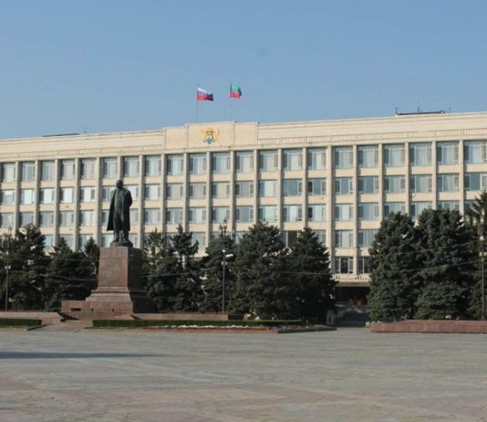 Совместными усилиями