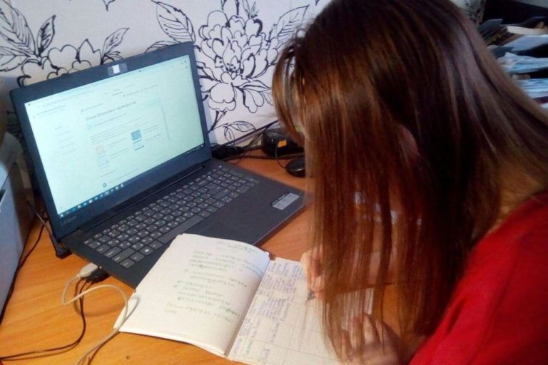 В Махачкале свыше 90 классов перевели на дистанционку из-за гриппа и ОРВИ