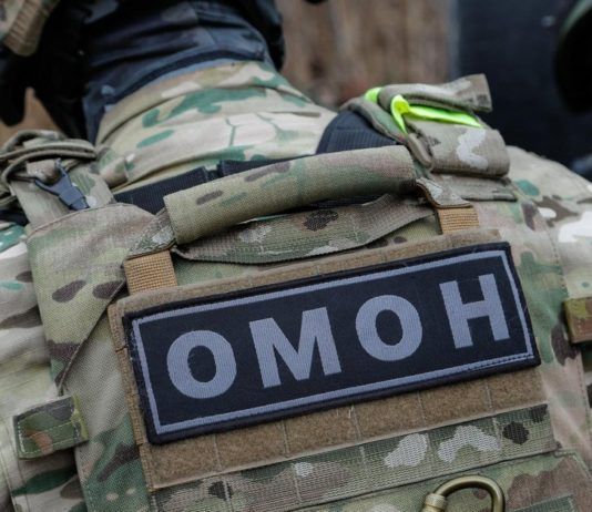 В Махачкале задержали наркоторговцев с особо крупной партией запрещенных веществ