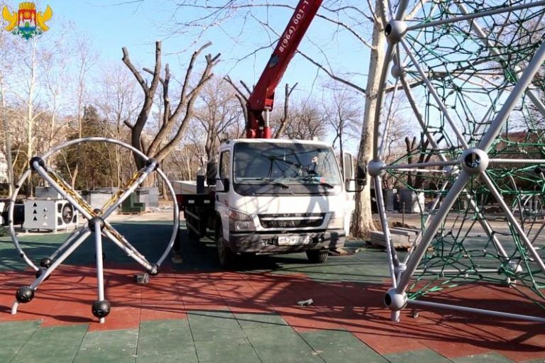 Благоустройство двух скверов в центре Махачкалы вышло на финишную прямую