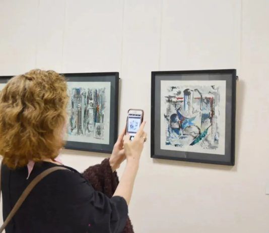 В Махачкале открылась выставка работ современных дагестанских художников