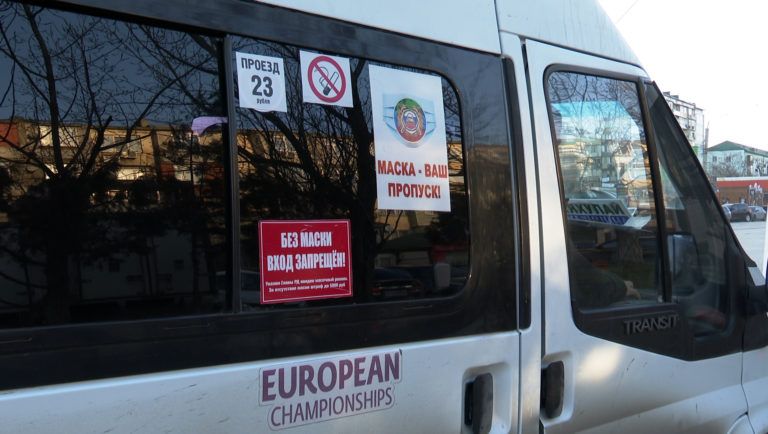 В Махачкале продолжаются рейды по соблюдению масочного режима в общественном транспорте